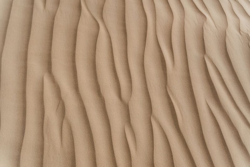 Nahaufnahme von braunem Sand