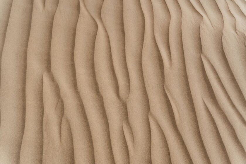 Nahaufnahme von braunem Sand